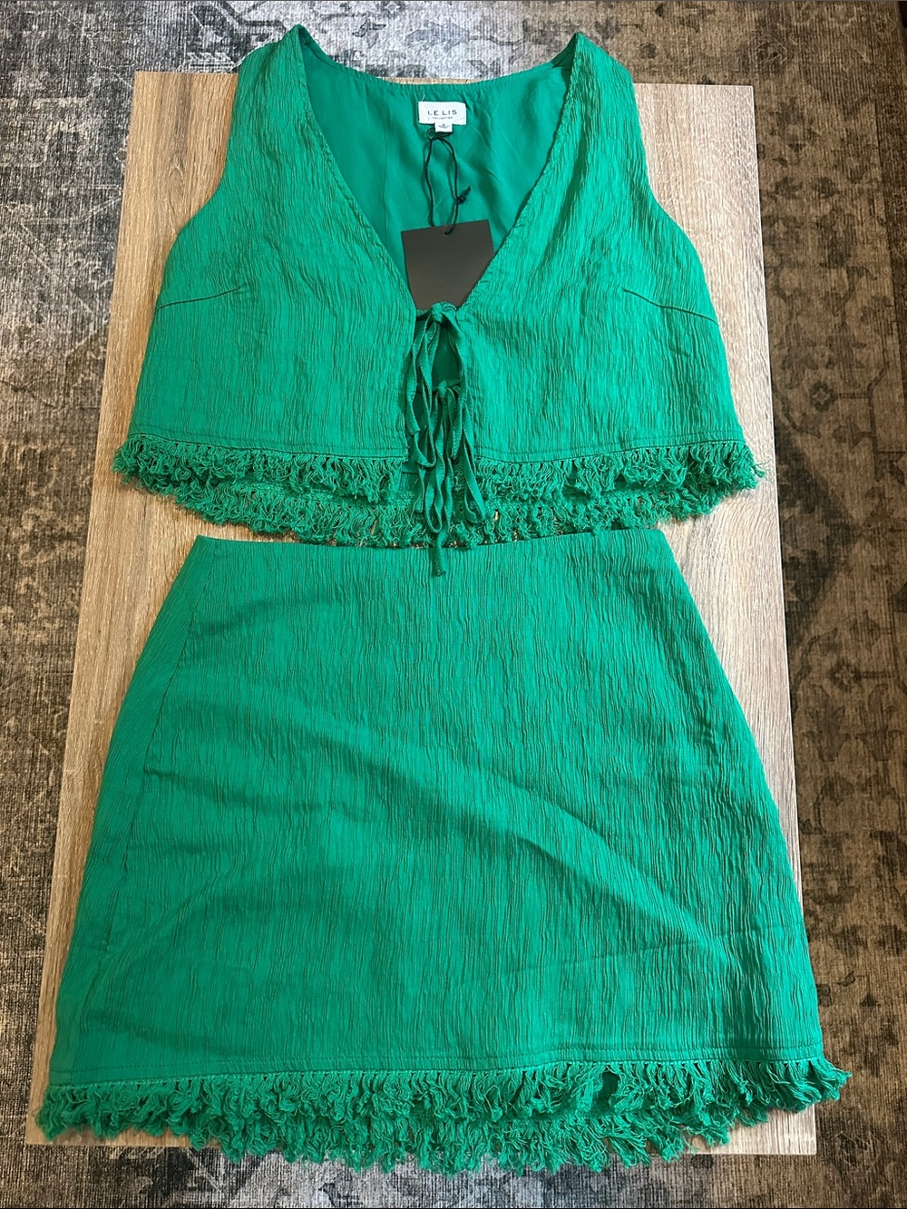 Le Lis Emerald Green Two-Piece Skirt Set - Sleeveless Tie-Front Top & Fringe Hem